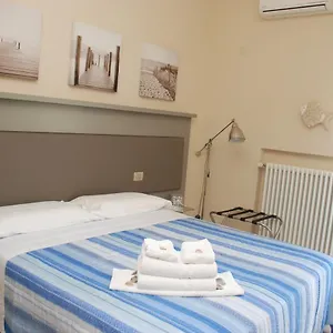 La Regina Di Couette-café Rimini