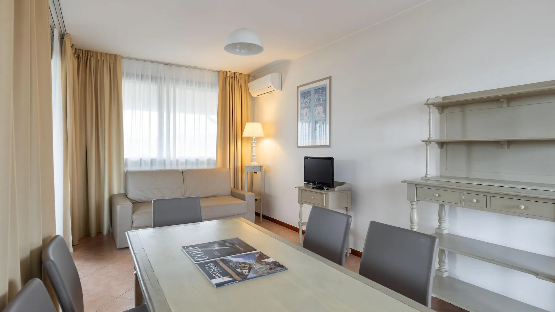 Il Sogno Apartments Desenzano del Garda 4*,