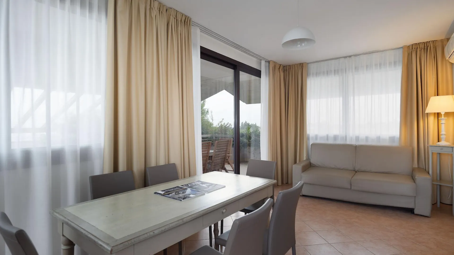 Il Sogno Apartments Desenzano del Garda 4*,