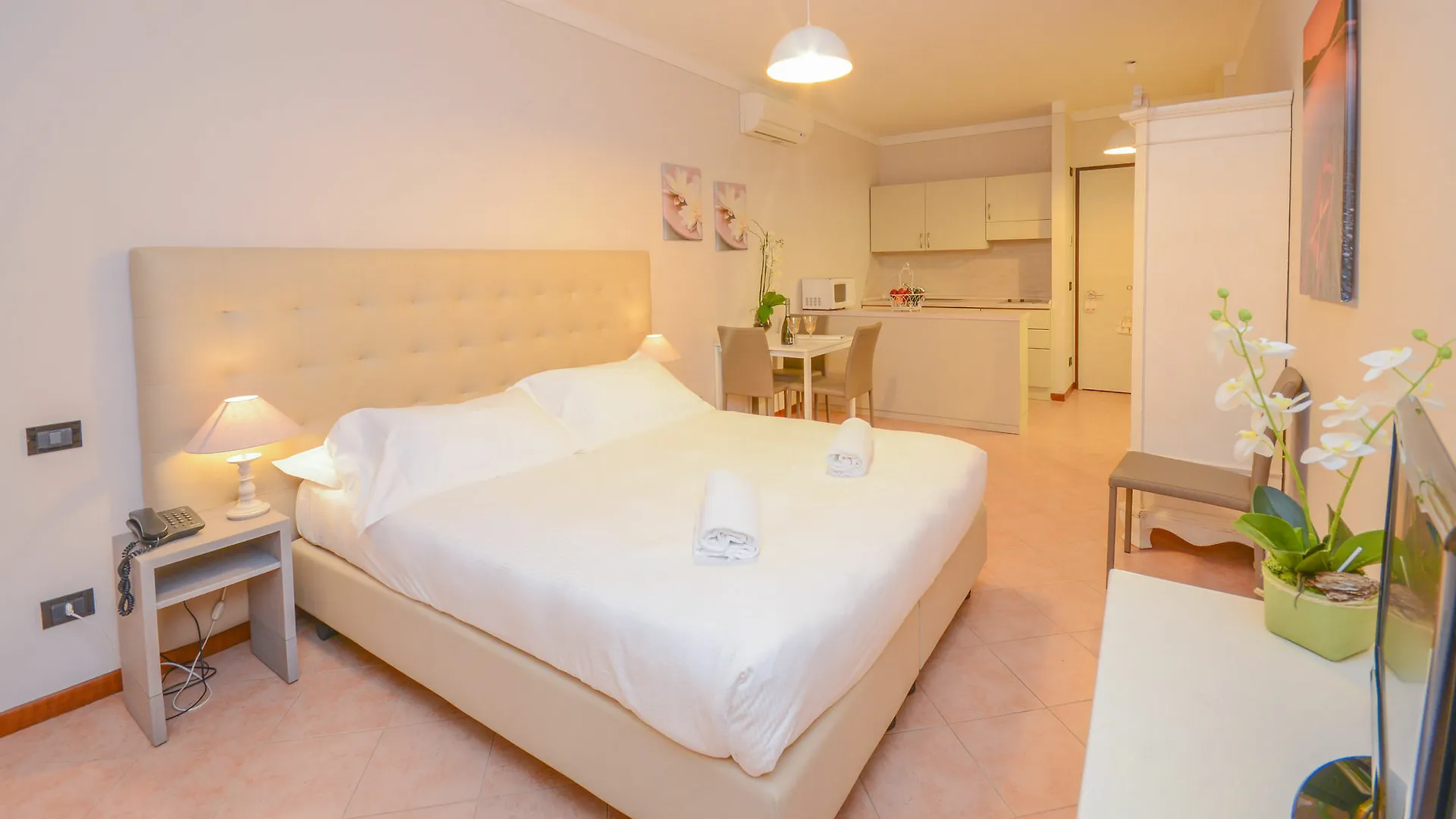 Il Sogno Apartments Desenzano del Garda Apart Otel