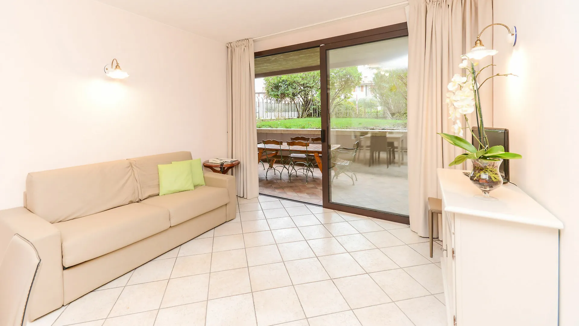 Il Sogno Apartments Desenzano del Garda 4*,